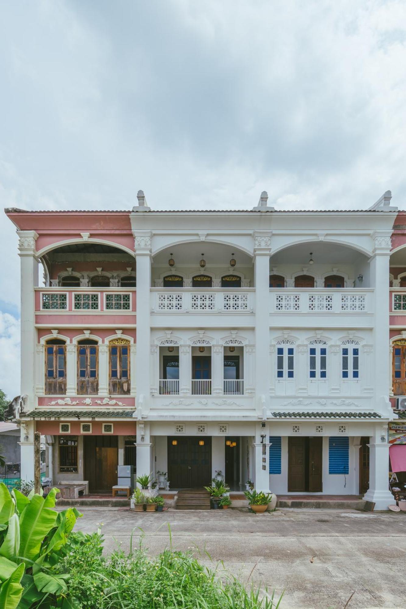 Botan Boutique Hotel Patong Exteriör bild