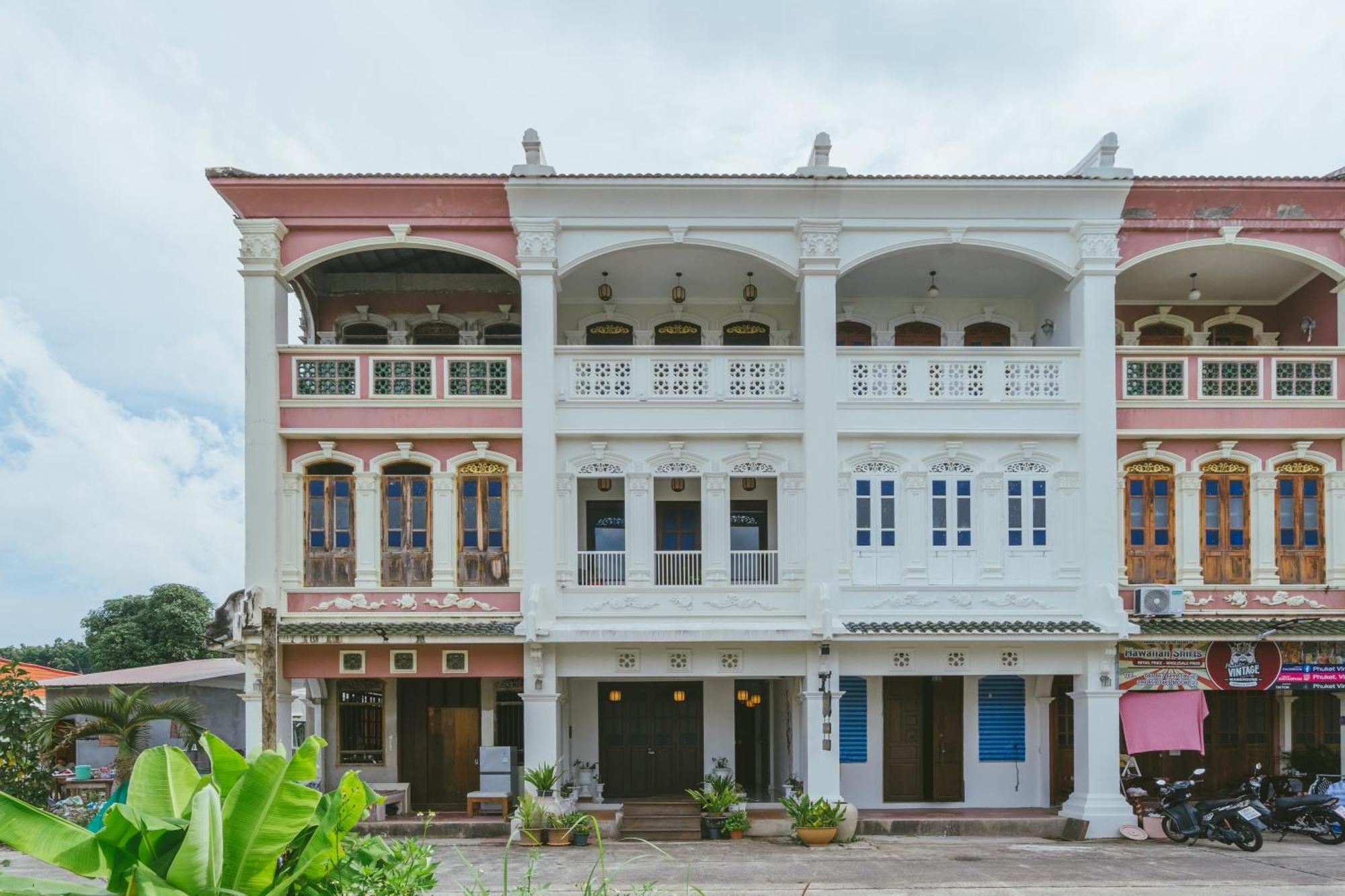 Botan Boutique Hotel Patong Exteriör bild